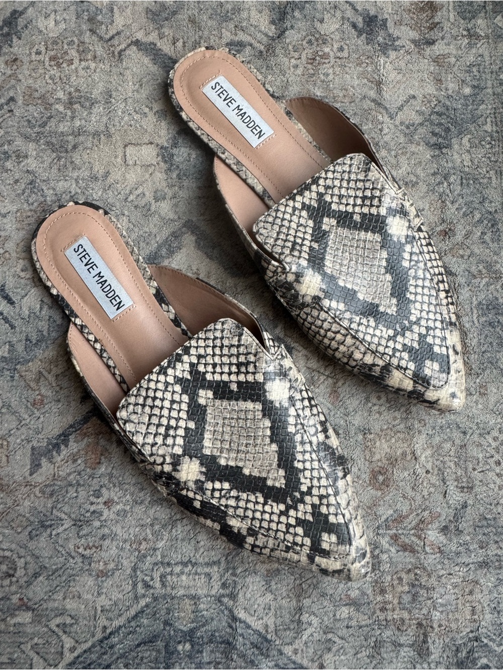 Steve Madden Snakeskin Print Pointed Toe Mule Flats Women’s Size 8.5